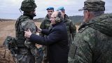 Le président russe Vladimir Poutine dans un centre d'entraînement militaire