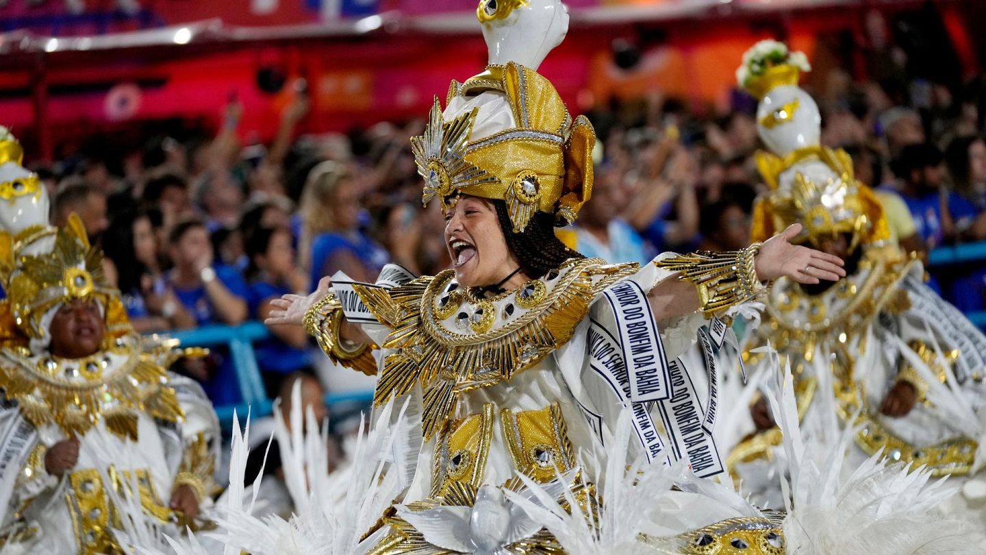 Rio De Janeiro, Brazil. 19th Feb, 2023. Wenny Isa, queen of the drums of  GRES Unidos de Bangu during the Serio Ouro Samba Schools Parade of Rio  Carnival, held at the Marques