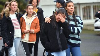 Des élèves du collège Saint-Thomas d'Aquin à Saint-Jean-de-Luz, France, le jour du meurtre d'une professeure, le 22 février 2023