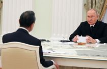 دیدار ولادیمیر پوتین، رئیس جمهور روسیه با وانگ ای، مسئول سیاست خارجی حزب کمونیست چین