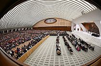 البابا فرانسيس يتحدث خلال الجلسة العامة الأسبوعية في قاعة بولس السادس بالفاتيكان، 22 فبراير 2023.