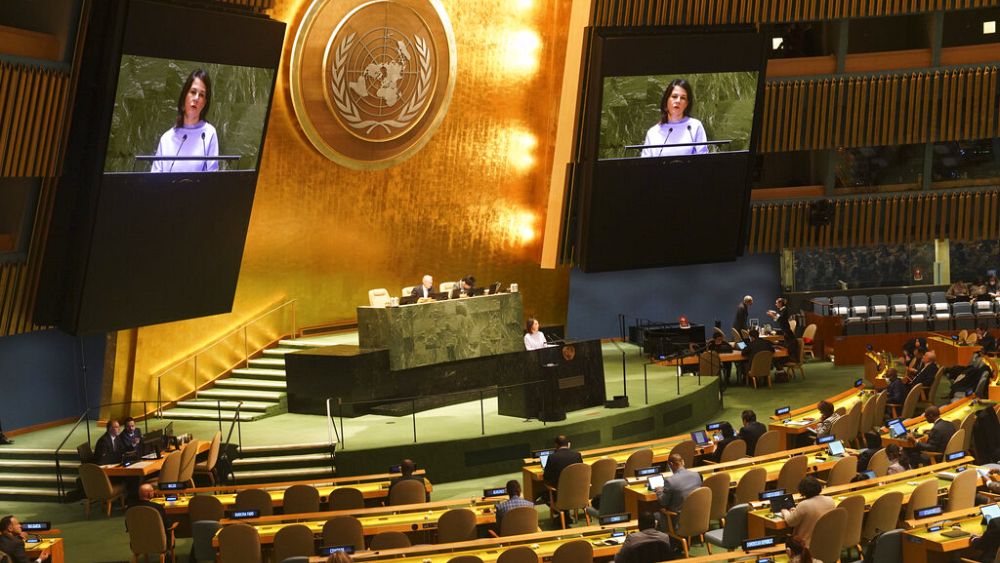 UN General Assembly demands “immediate” withdrawal of Russian troops from Ukraine