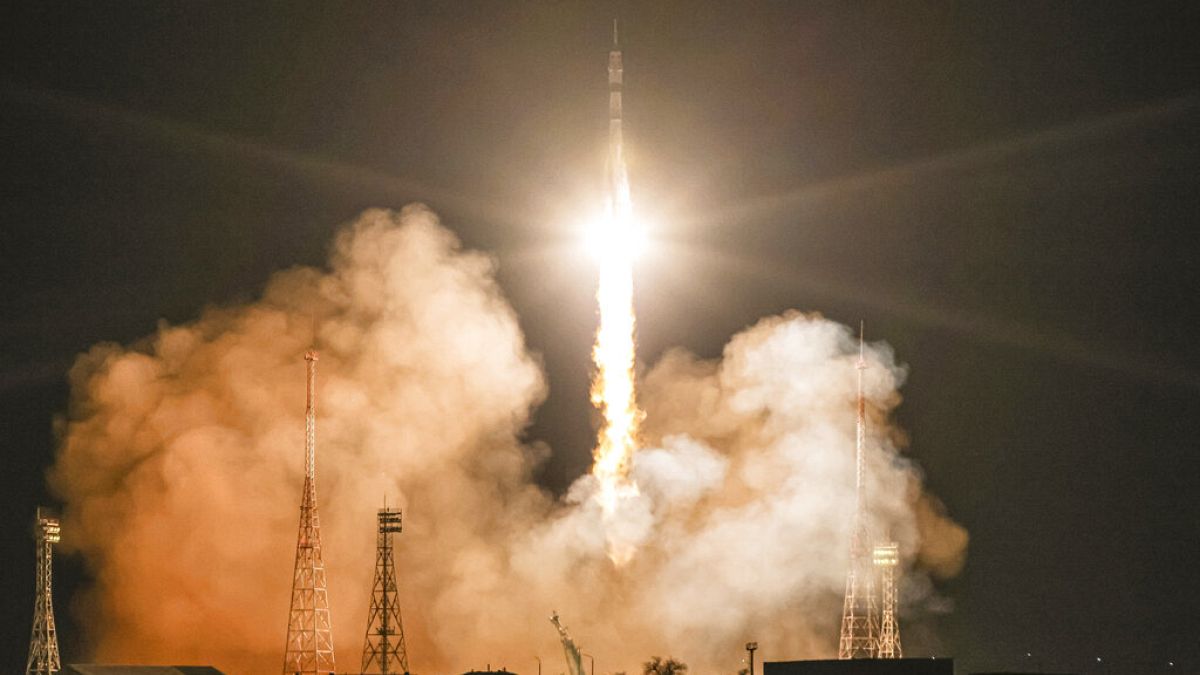A Szojuz MS-23-as űrkapszulája elhagyja az orosz Bajkonurban lévő kilövőállomást 2023 február 24-én