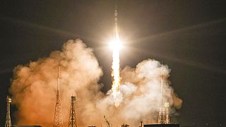A Szojuz MS-23-as űrkapszulája elhagyja az orosz Bajkonurban lévő kilövőállomást 2023 február 24-én