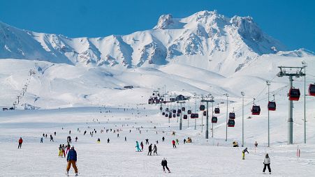 Türkiye’s Erciyes ski resort features 112 km of slopes and is located on one of the highest peaks in Anatolia.