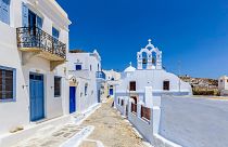 Cambie Santorini por la blanca y azul Amorgos.