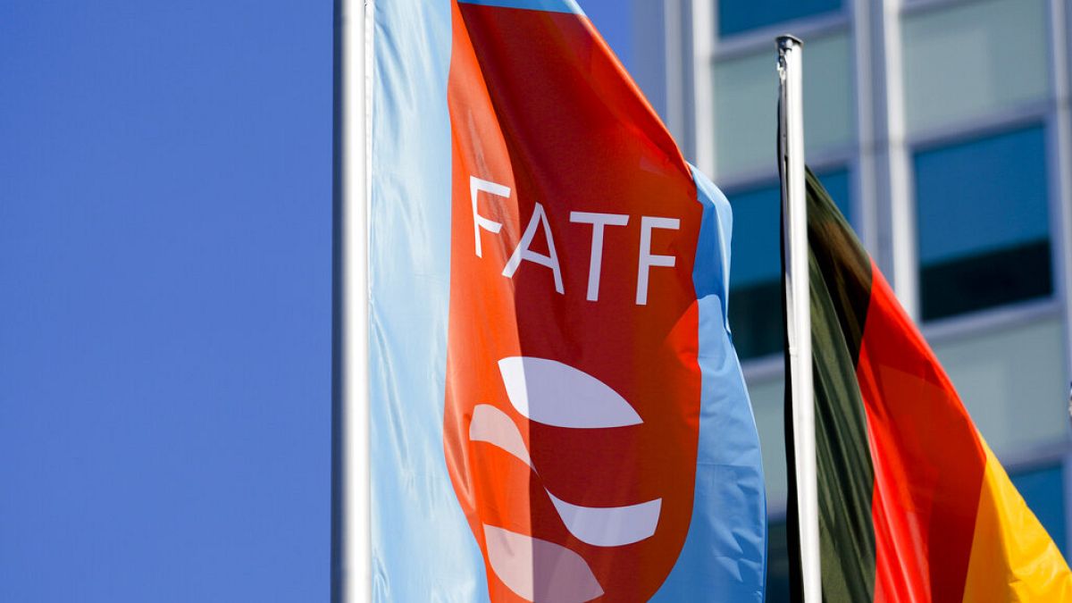 Kara para aklama ve terörün finansmanının önlenmesi amacıyla kurulan Mali Eylem Görev Gücü (FATF), Rusya'nın üyeliğini askıya aldığını bildirdi