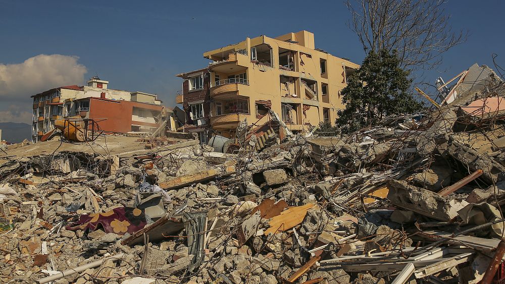 Turquía investiga a más de 600 personas del sector de viviendas tras el sismo