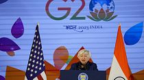 La secretaria del Tesoro de Estados Unidos, Janet Yellen, habla durante una rueda de prensa en el cónclave financiero del G-20 en las afueras de Bengaluru, India, 23/02/2023