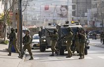 عناصر من الجيش الإسرائيلي عند حجاز حوارة جنوب نابلس شمال الصفة الغربية