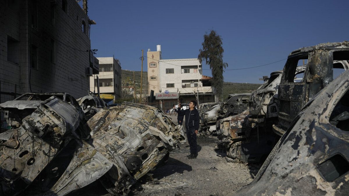 Des véhicules incendiés à Huwara, Cisjordanie (27/02/23)