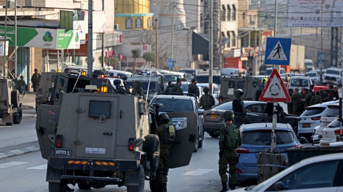Для того, чтобы взять ситуацию под контроль, в город Хавара введены отряды армии Израиля.