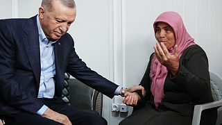 Cumhurbaşkanı ve AKP Genel Başkanı Tayyip Erdoğan Adıyaman'da depremzedeleri ziyaret etti