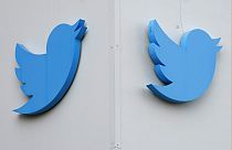 شعار تويتر خارج مكاتب الشركة في سان فرانسيسكو، 19 ديسمبر 2022.