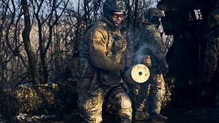 جنود أوكرانيون على خط الجبهة في بخموت 