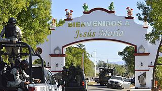 Δυνάμεις ασφαλείας κατά τη διάρκεια επιχείρησης σύλληψης του ναρκοβαρώνου Οβίδιο ντε Γκουζμάν στο Μεξικό