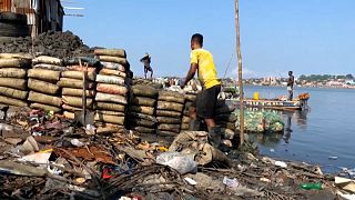 Sierra Leone : les bidonvilles s'emparent du littoral à Freetown