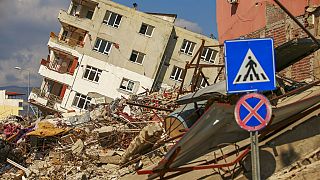 6 Şubat depremleri sonrası Samandağ'da yıkılan ve ağır hasar gören binalar