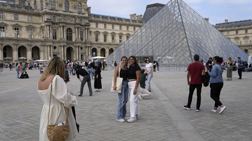 France achieves record revenues from international tourism in 2022