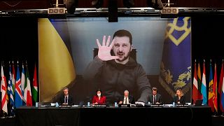 رییس جمهور اوکراین در نوامبر ۲۰۲۲ از طریق ویدئو کنفرانس در نشست سالانه مجمع پارلمانی ناتو شرکت کرد. عکس آرشیوی است