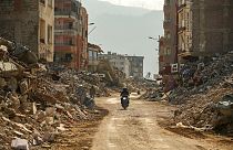 دمّر الزلزال آلاف المباني في سوريا وتركيا