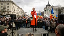 Marina Tauber, vicepresidente del partito "Shor Party", arringa la folla a Chisinau. (28.2.2023)