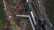 عشرات القتلى والجرحى من جراء حادث اصطدام وقع بين قطارين في مدينة لاريسا وسط اليونان، 28 فبراير 2023.