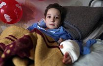 طفل مصاب جراء الزلزال الذي ضرب سوريا