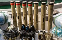 موشک‌های ضد تانک و اجزای موشک‌های بالستیک میان‌برد ایرانی که توسط نیروی دریایی سلطنتی بریتانیا توقیف شده‌اند