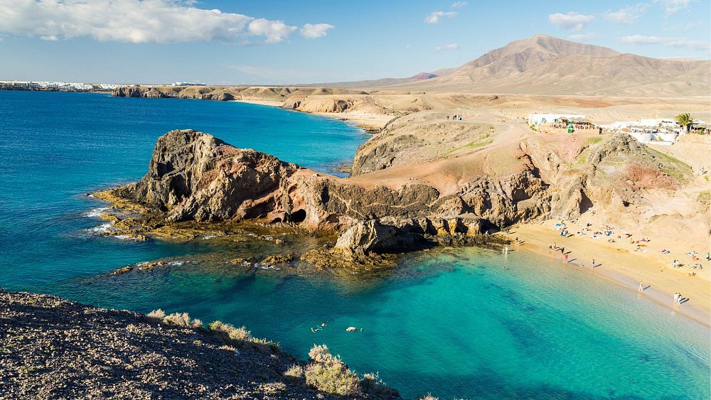 Lanzarote “saturée de touristes” fait allusion à un plan visant à limiter les visiteurs du Royaume-Uni