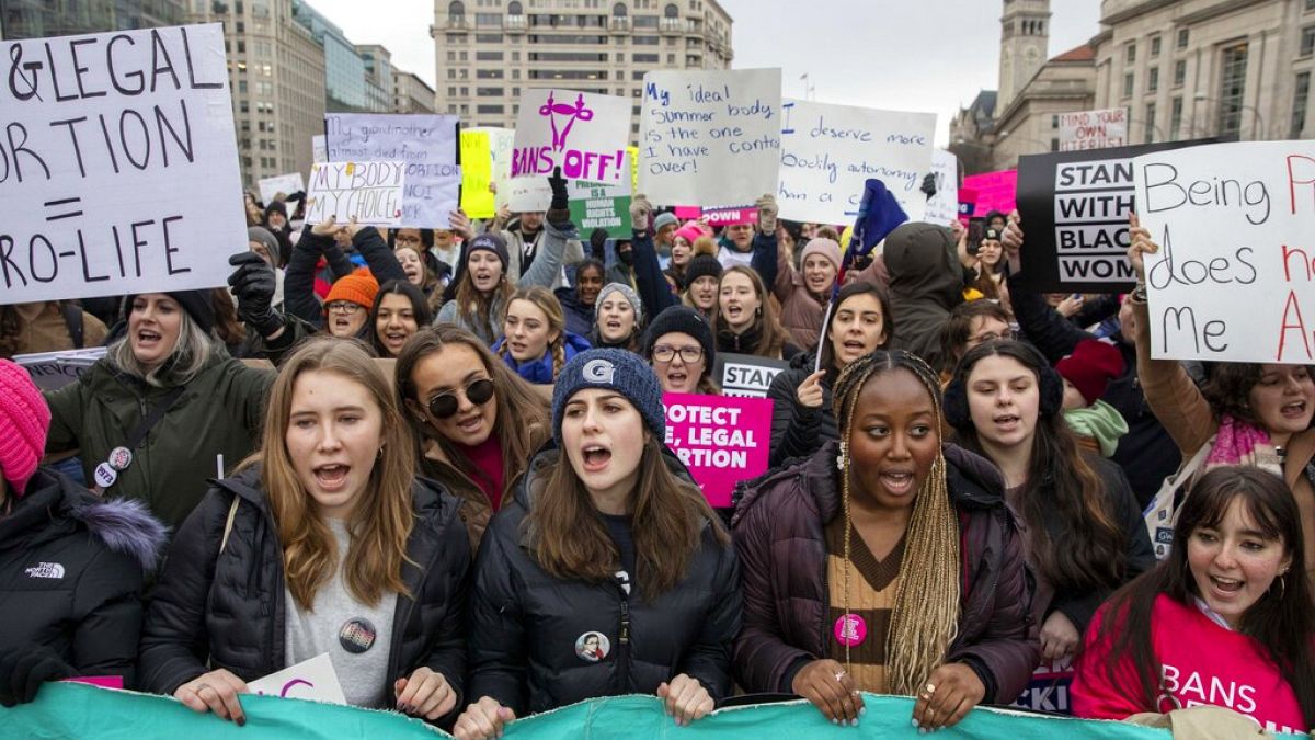 مسيرة داعمة لحقوق المرأة في الولايات المتحدة مطلع العام الجاري