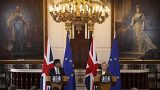 El primer ministro británico, Rishi Sunak, y la presidenta de la Comisión Europea, Ursula von der Leyen, en Windsor Guildhall, Windsor, Inglaterra, 27 de febrero de 2023
