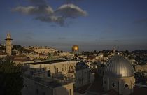 A jeruzsálemi óváros, háttérben a Szikla-mecsettel