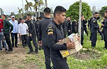Kolombiya'da rehin alınan polisler ve petrol şirketi çalışanları serbest bırakıldı