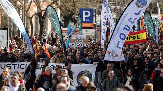 شرطيون يتظاهرون في مدريد ضد مشروع قانون