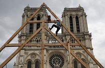 Trabalhos de reconstrução da Catedral de Notre-Dame em Paris