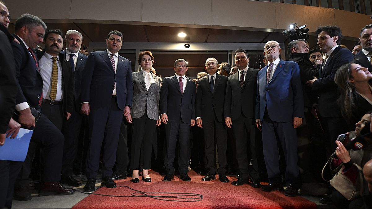 Altılı masayı oluşturan siyasi parti liderleri