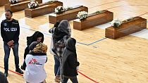 Göçmen teknesinde hayatını kaybedenler için tören yapıldı