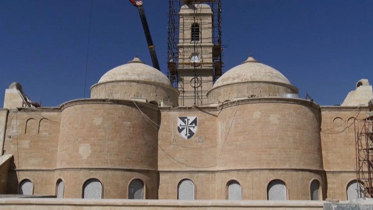 كنيسة دير الآباء الدومينيكان المعروفة بكنيسة الساعة في مدينة الموصل العراقية، والتي أعيد بناؤها بعد أن تدمرت أثناء احتلال تنظيم داعش للمدينة 