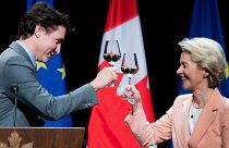 Le Premier ministre canadien Justin Trudeau (à g.) et la présidente de la commission européenne Ursula von der Leyen  (à dr.), le 07/03/2023