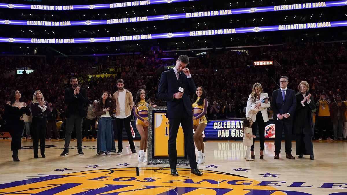 Pau Gasol, exjugador de baloncesto español, en la retirada de su número 16 por los Lakers, en Los Ángeles (EE. UU.).