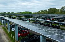 Автостоянка с солнечными панелями в Нидерландах