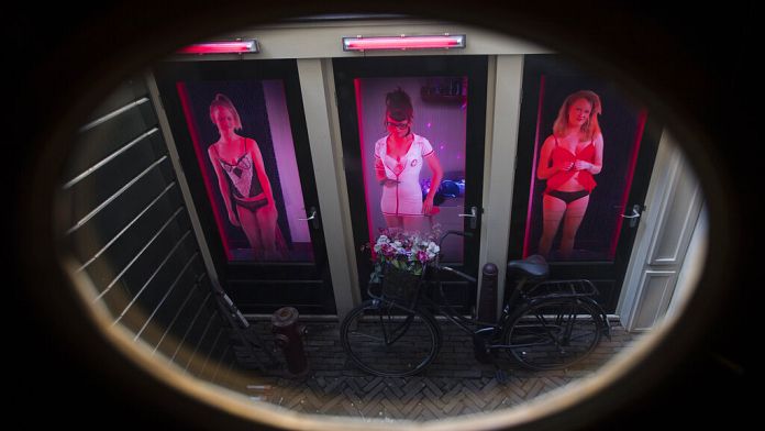 Amsterdam: un ologramma per risolvere un omicidio di 15 anni fa nel quartiere a luci rosse