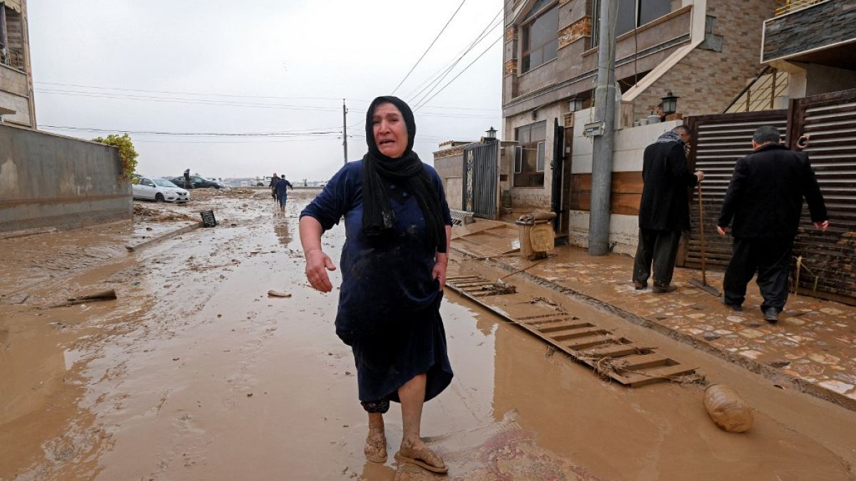 بعد السيول التي سببتها الأمطار الغزيرة شمال العراق، أربيل، 17 ديسمبر 2021