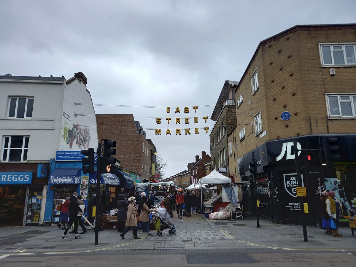 'Class war': London's street markets cling on against 'gentrification ...