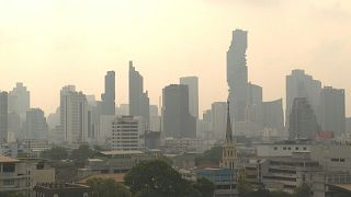 Bangkok et ses 11 millions d'habitants vit depuis le début de la semaine dans un brouillard opaque