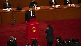Xi Jinping bei seiner Vereidigung vor dem Volkskongress in Peking