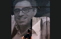تصویر سیامک نمازی روی دیواری در واشنگتن