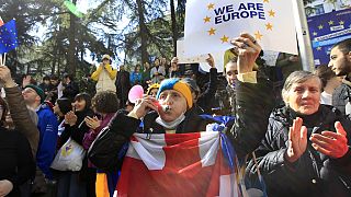 Proteste gegen ein umstrittenes Gesetz nach russischem Vorbild in Georgien