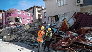 Avukatlar deprem bölgesinde delil topluyor